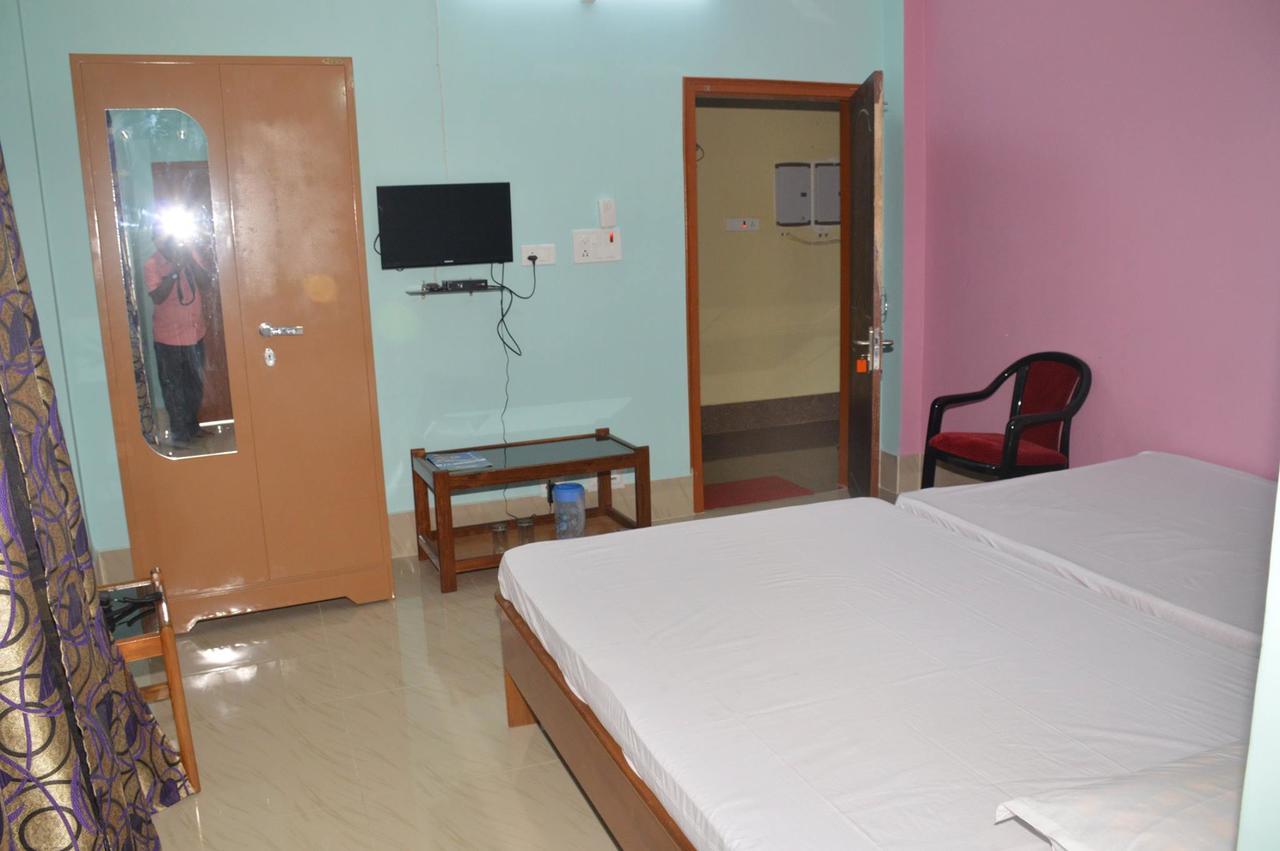 Hotel Kaustav Tezpur Dış mekan fotoğraf